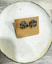 Load image into Gallery viewer, Christmas bow studs