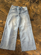 Load image into Gallery viewer, Just USA Wide Leg Jeans