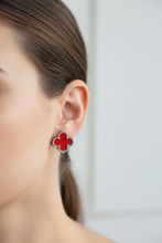 Load image into Gallery viewer, Clover Earrings