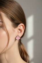 Load image into Gallery viewer, Clover Earrings
