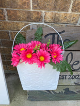 Load image into Gallery viewer, Bucket of Daises Hanging Decor
