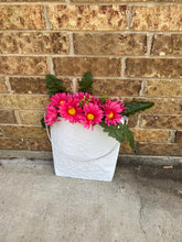 Load image into Gallery viewer, Bucket of Daises Hanging Decor